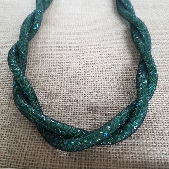 Shimmery ,Green, Rope ,Mesh Necklace - Picture 3 of 3